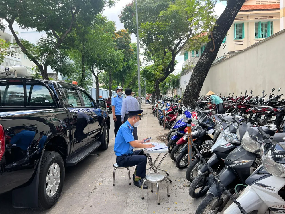 Bãi giữ xe trên đường Tú Xương, Bệnh viện Mắt TP.HCM.