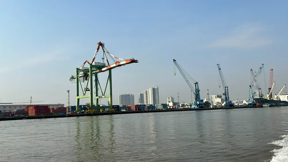 Các cảng trên sông Sài Gòn sẽ được di dời, chuyển đổi công năng phù hợp với quy hoạch sử dụng đất. Ảnh: ĐT. Các cảng trên sông Sài Gòn sẽ được di dời, chuyển đổi công năng phù hợp với quy hoạch sử dụng đất. Ảnh: ĐT.