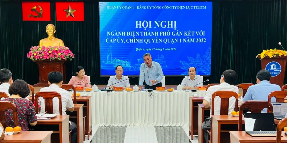 Ông Phạm Quốc Bảo - Bí thư Đảng ủy, Chủ tịch Hội đồng thành viên EVNHCMC phát biểu tại Hội nghị. Ông Phạm Quốc Bảo - Bí thư Đảng ủy, Chủ tịch Hội đồng thành viên EVNHCMC phát biểu tại Hội nghị.