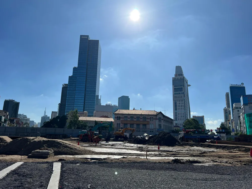 Các đơn vị đang đẩy mạnh tiến độ thi công. Ảnh: ĐT. Các đơn vị đang đẩy mạnh tiến độ thi công. Ảnh: ĐT.