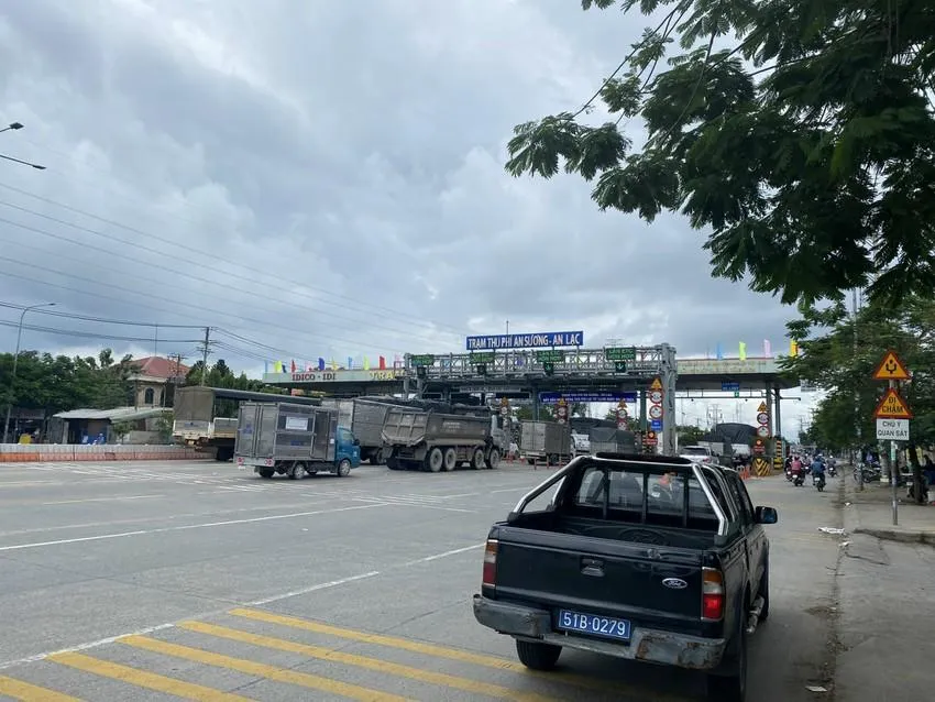 Trạm thu phí An Sương - An Lạc, quận Bình Tân. Ảnh: ĐT.