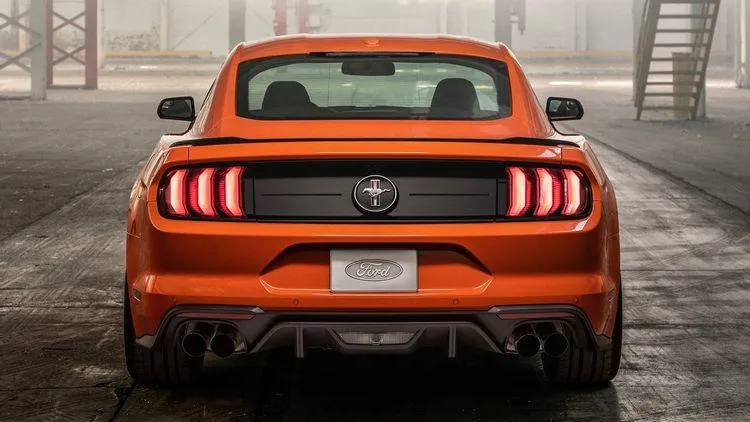 Chiếc xe này có giá tầm trung với mức bán lẻ 28.000 USD. Ảnh: Theo Hotcars. Chiếc xe này có giá tầm trung với mức bán lẻ 28.000 USD. Ảnh: Theo Hotcars.