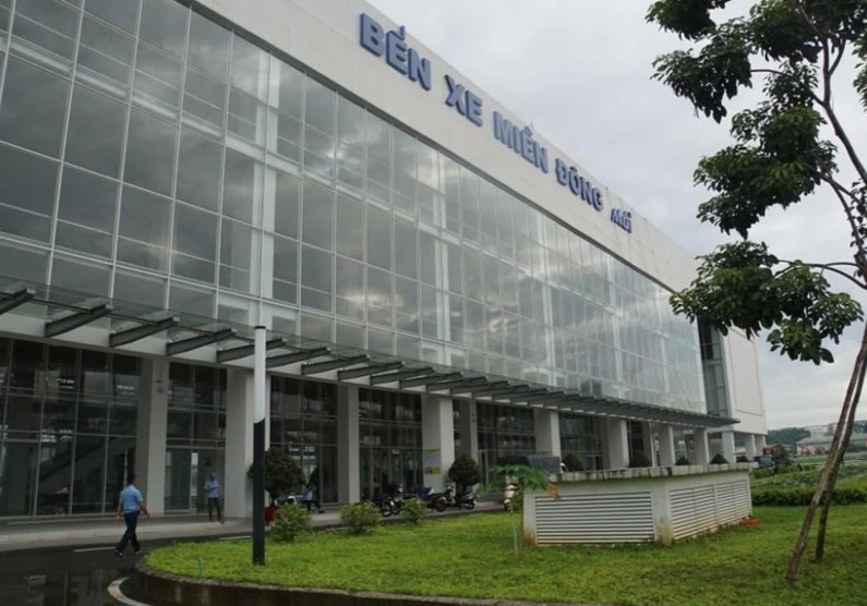 Số lượng hành khách qua Bến xe Miền Đông mới ngày càng giảm. Ảnh: THU TRINH.