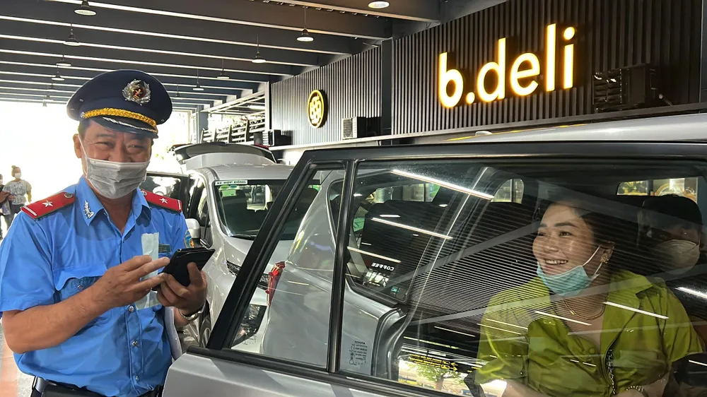 Hành khách và đơn vị vận chuyển thống nhất, không có hành vi chèo kéo. Ảnh: ĐT. Hành khách và đơn vị vận chuyển thống nhất, không có hành vi chèo kéo. Ảnh: ĐT.