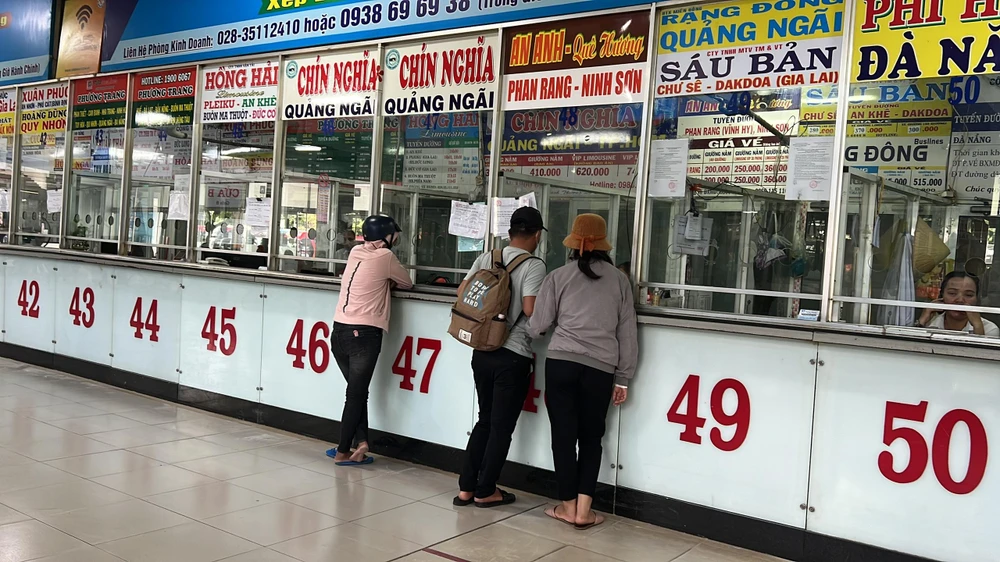 Các hãng cho biết tới thời điểm này lượng vé bán ra cho lễ 2-9 còn ít so với mọi năm. Ảnh: ĐT.