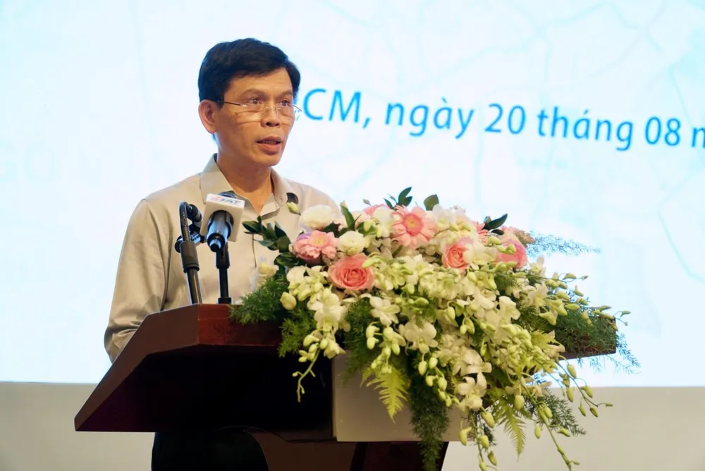 Thứ trưởng Bộ GTVT Lê Anh Tuấn đánh giá tầm quan trọng của giao thông trong việc phát triển kinh tế - xã hội của TP.HCM và cả vùng. Ảnh: BẢO PHƯƠNG. Thứ trưởng Bộ GTVT Lê Anh Tuấn đánh giá tầm quan trọng của giao thông trong việc phát triển kinh tế - xã hội của TP.HCM và cả vùng. Ảnh: BẢO PHƯƠNG.