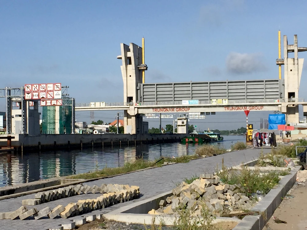 Cống ngăn triều vẫn chưa biết ngày hoàn thành.