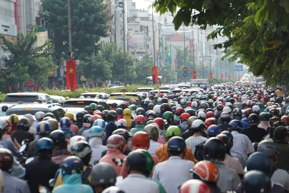 Tình trạng kẹt xe kéo dài vào cao điểm sáng ngày 5-9. Tình trạng kẹt xe kéo dài vào cao điểm sáng ngày 5-9.