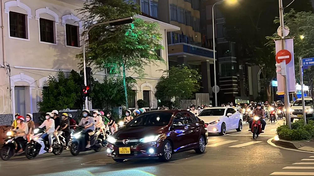 Tình trạng ùn ứ diễn ra ở hầu hết các tuyến đường. Ảnh: ĐT. Tình trạng ùn ứ diễn ra ở hầu hết các tuyến đường. Ảnh: ĐT.