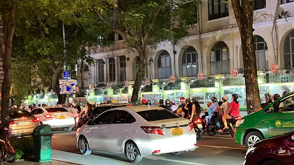 Những cây cầu vượt bằng thép ở TP.HCM giải quyết nhiều điểm ùn ứ, kẹt xe 27/08/2022 (PLO)- 10 năm qua, chín cây cầu vượt thép ở TP.HCM đã góp phần giải quyết nhiều điểm kẹt xe cho TP.HCM. Những cây cầu vượt bằng thép ở TP.HCM giải quyết nhiều điểm ùn ứ, kẹt xe 27/08/2022 (PLO)- 10 năm qua, chín cây cầu vượt thép ở TP.HCM đã góp phần giải quyết nhiều điểm kẹt xe cho TP.HCM.