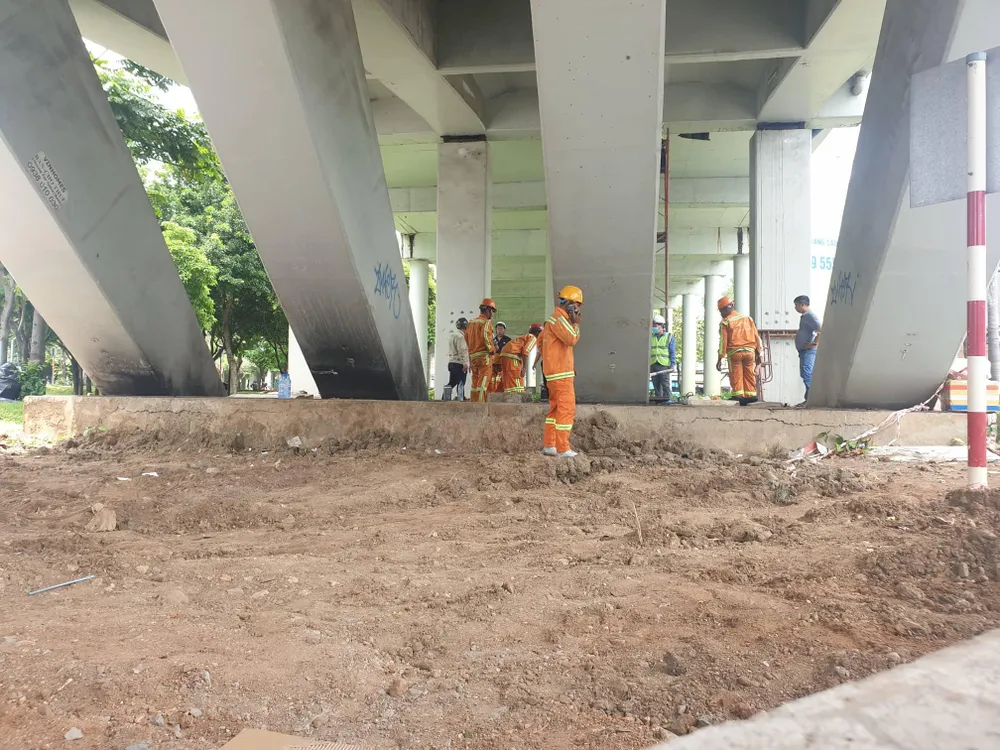 Cầu vượt Nguyễn Hữu Cảnh bước vào giai đoạn thử tải, kiểm định cầu. Ảnh: ĐT.