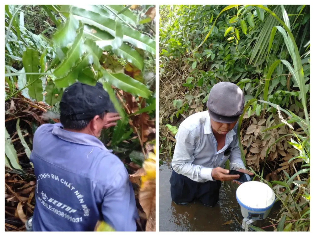 Có những đoạn sình lầy làm ngập sâu nửa người. Ảnh: ĐT.