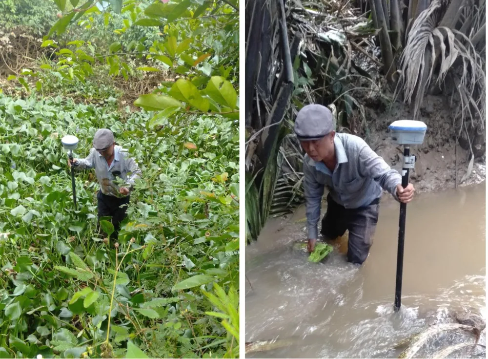 Tổ cắm cọc vành đai 3 phải băng rạch, lội bùn khi đi cắm cọc dự án vành đai 3. Ảnh: ĐT.