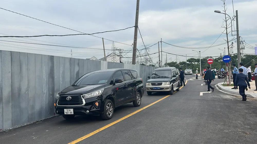 Đường Phạm Hữu Lầu kết nối với đường Lê Văn Lương và Nguyễn Hữu Thọ. Ảnh: ĐT. Đường Phạm Hữu Lầu kết nối với đường Lê Văn Lương và Nguyễn Hữu Thọ. Ảnh: ĐT.