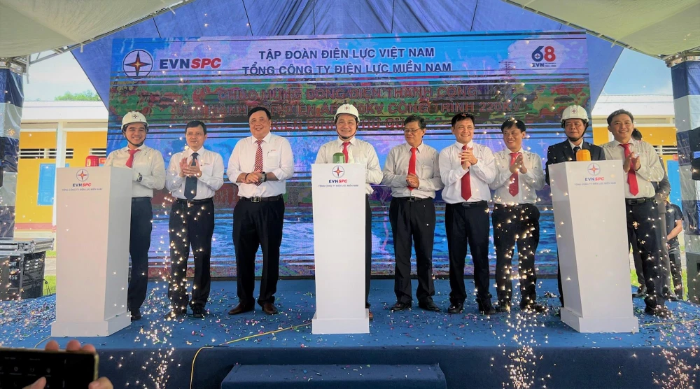 Chính thức đóng điện công trình đường dây 220kV vượt biển Kiên Bình- Phú Quốc. Ảnh: EVNSPC.