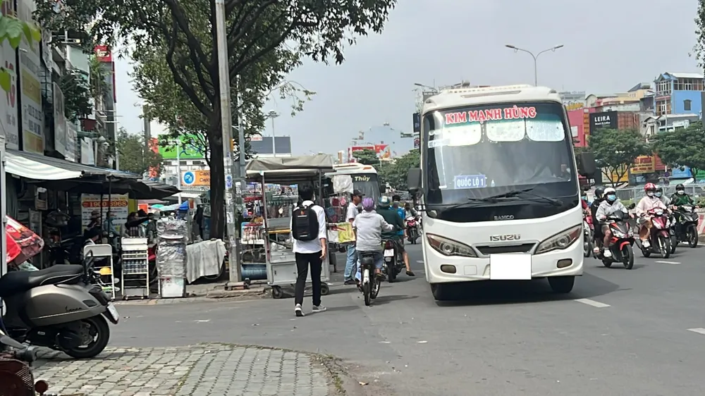 Tại một khu vực, lực lượng thanh tra đã xử lý 36 trường hợp đón trả khách sai quy định thông qua camera. Ảnh: ĐT.