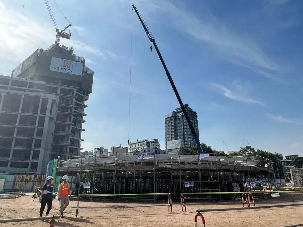 Lộ diện giếng trời 'khổng lồ' tại ga Bến Thành, tuyến metro số 1 ảnh 2 Lộ diện giếng trời 'khổng lồ' tại ga Bến Thành, tuyến metro số 1 ảnh 2