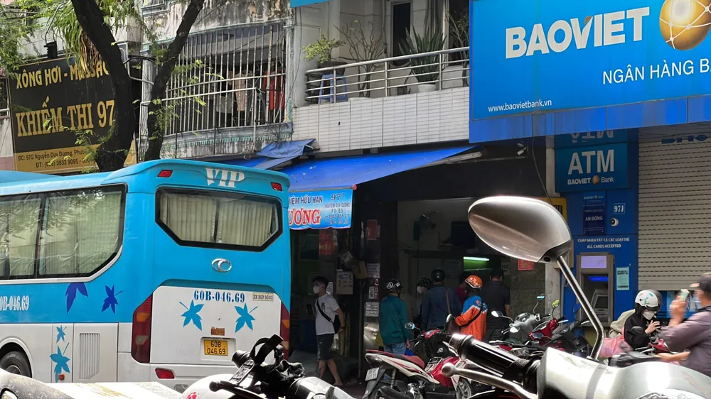 Nhà xe Võ Cúc Phương tổ chức đón, trả khách trên địa chỉ số 97I Nguyễn Duy Dương, phường 9, quận 5. Ảnh: ĐÀO TRANG.