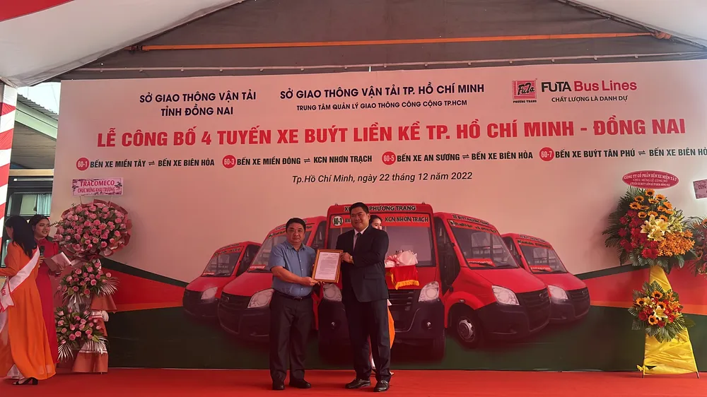 Theo ông Võ Khánh Hưng - Phó Giám đốc Sở GTVT TP cho biết 4 tuyến xe buýt mới sẽ được chạy từ ngày 24-12. Ảnh: ĐÀO TRANG.