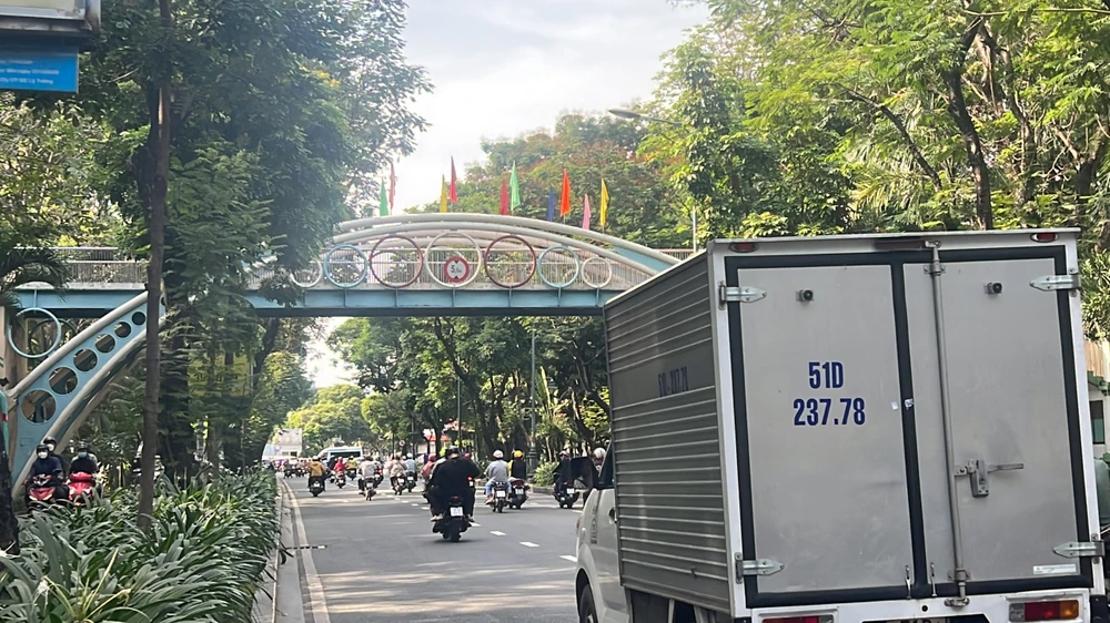 TP đã đưa ra nhiều phương án để đảm bảo an toàn - trật tự giao thông khu vực thi công dự án. Ảnh: ĐÀO TRANG.