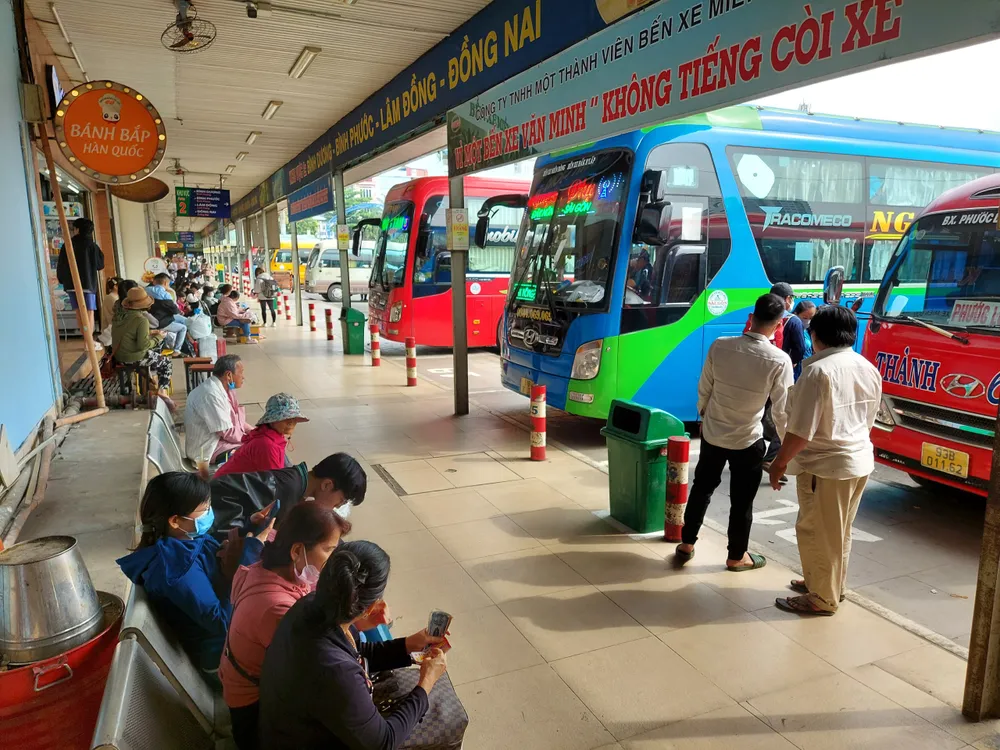 Lượng khách đi lại tại Bến xe Miền Đông cũ tăng cao so với thường nhật. Ảnh: CTV. Lượng khách đi lại tại Bến xe Miền Đông cũ tăng cao so với thường nhật. Ảnh: CTV.