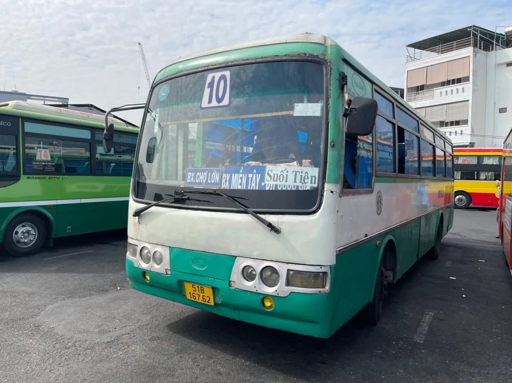 Xe buýt tuyến số 10 bị xuống cấp sẽ được thay vào ngày mai. Ảnh: TTQLGTCC.