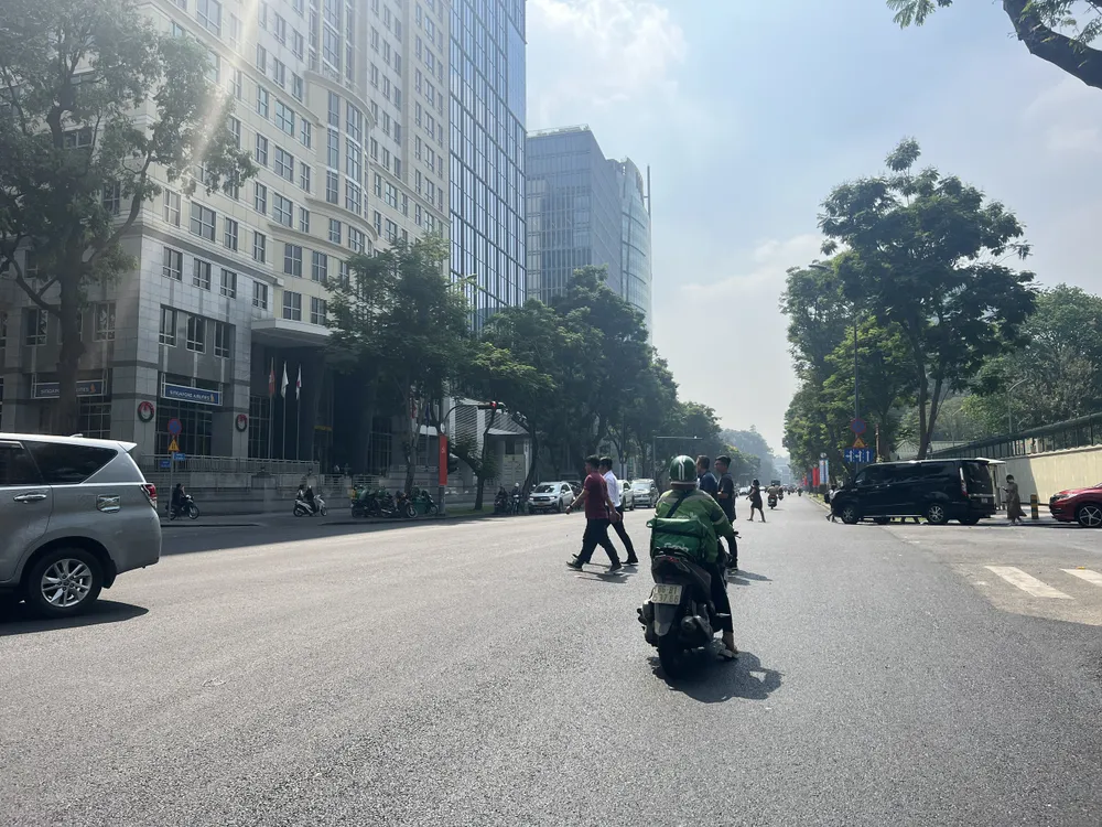 Đường Lê Duẩn mới được Sở GTVT TP.HCM nâng cấp, thảm nhựa lại trước đó. Ảnh: ĐÀO TRANG.