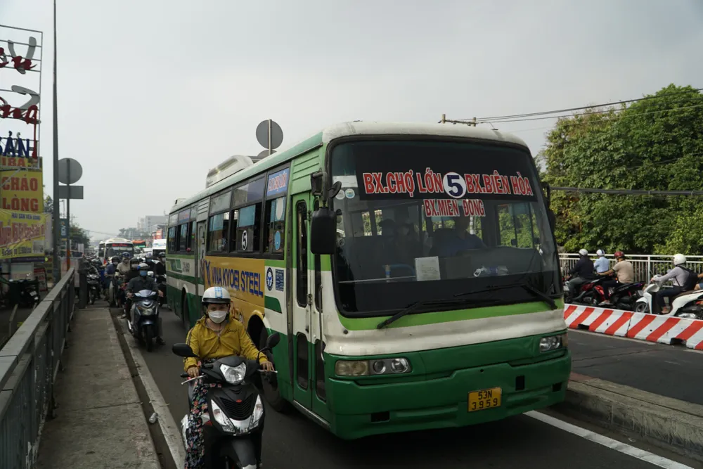 Theo Sở GTVT TP.HCM, dự án mở rộng Quốc lộ 13 là dự án quan trọng và cấp thiết. Hiện UBND TP đã chỉ đạo sở đưa vào danh mục các dự án trọng điểm để làm cơ sở nghiên cứu chuẩn bị đầu tư. Theo Sở GTVT TP.HCM, dự án mở rộng Quốc lộ 13 là dự án quan trọng và cấp thiết. Hiện UBND TP đã chỉ đạo sở đưa vào danh mục các dự án trọng điểm để làm cơ sở nghiên cứu chuẩn bị đầu tư.