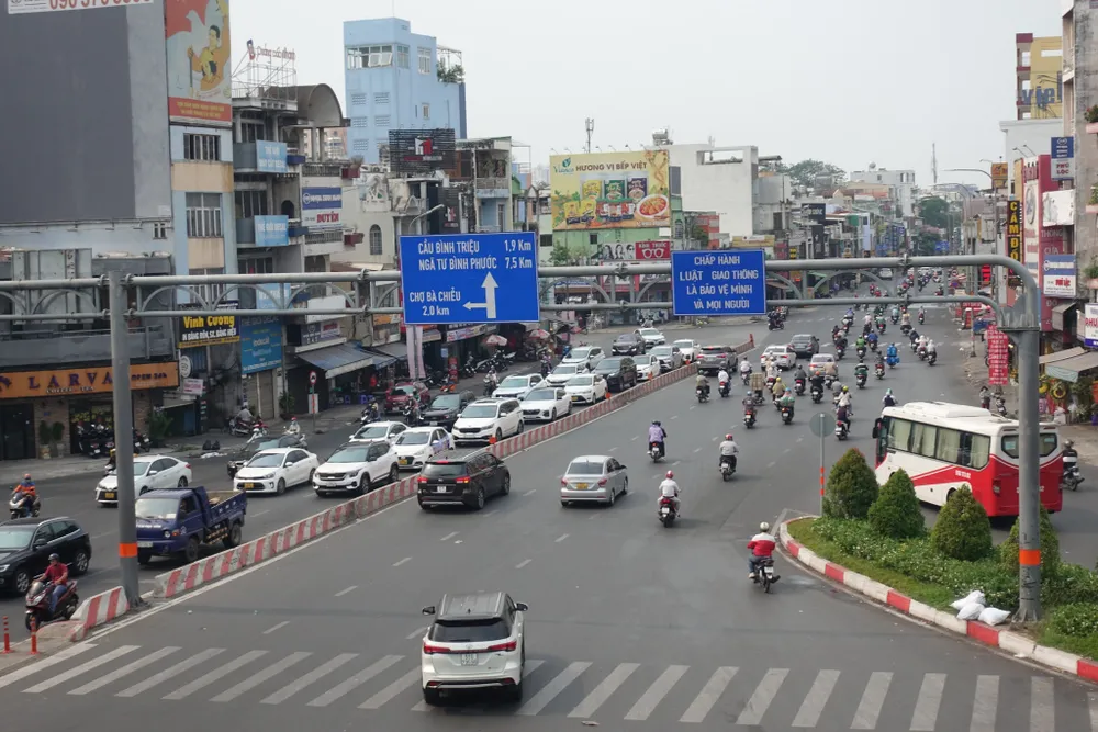 Dự kiến trước ngày 12-4, các công việc lắp đặt biển báo sẽ hoàn thành.