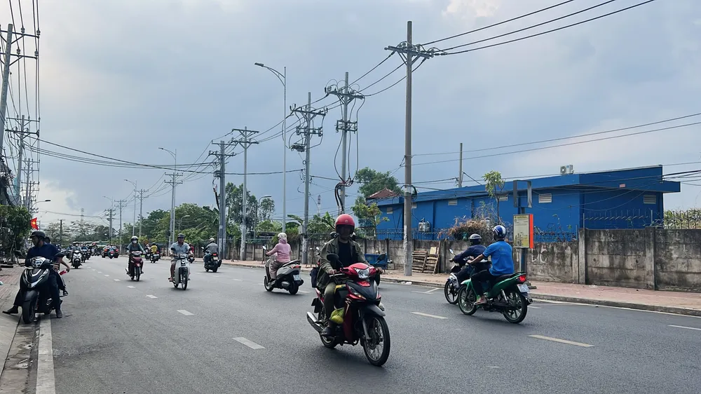 Đường Lê Văn Chí có bề rộng 20m, đảm bảo điều kiện lưu thông, phục vụ người dân.