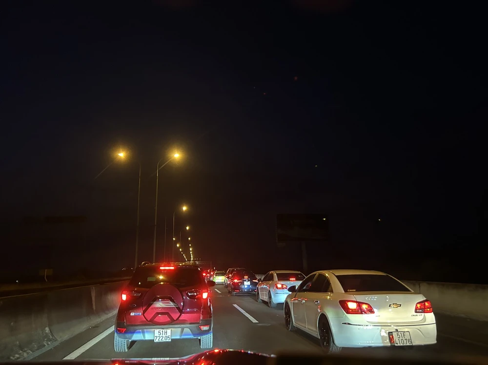 Cao tốc TP.HCM - Long Thành - Dầu Giây lúc 4 giờ sáng ngày 29-4. Ảnh: THY LAN