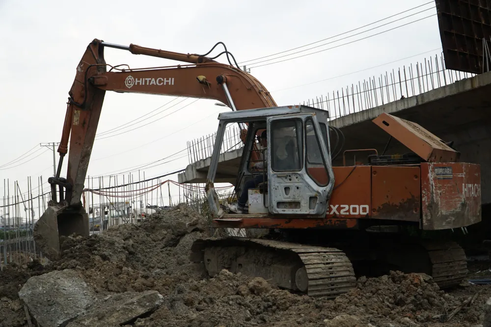 Hình ảnh công nhân tất bật trong dịp lễ này. Ảnh: ĐÀO TRANG.