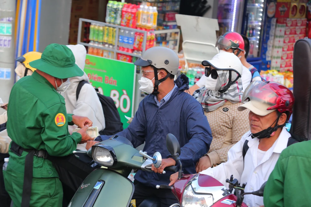 Trong ngày hôm qua (2-5), lượng khách qua phà Cát Lái cũng đạt khoảng 70.000 - 75.000 khách.