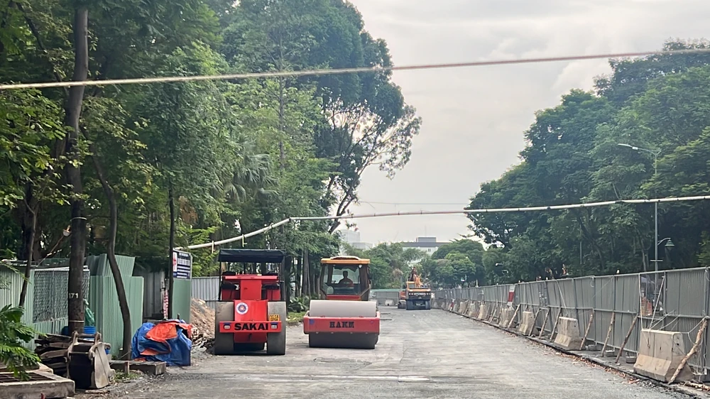Sở GTVT TP.HCM yêu cầu chủ đầu tư dự án xây dựng đường nối Trần Quốc Hoàn - Cộng Hòa đảm bảo an ninh trật tự trong quá trình thi công. Ảnh: ĐT