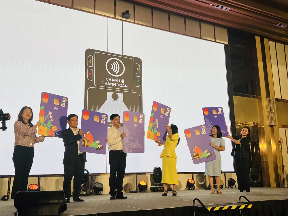 Lễ công bố mở rộng hệ thống thanh toán EMV Open-loop trên mạng lưới xe buýt tại TP. Ảnh: ĐT Lễ công bố mở rộng hệ thống thanh toán EMV Open-loop trên mạng lưới xe buýt tại TP. Ảnh: ĐT