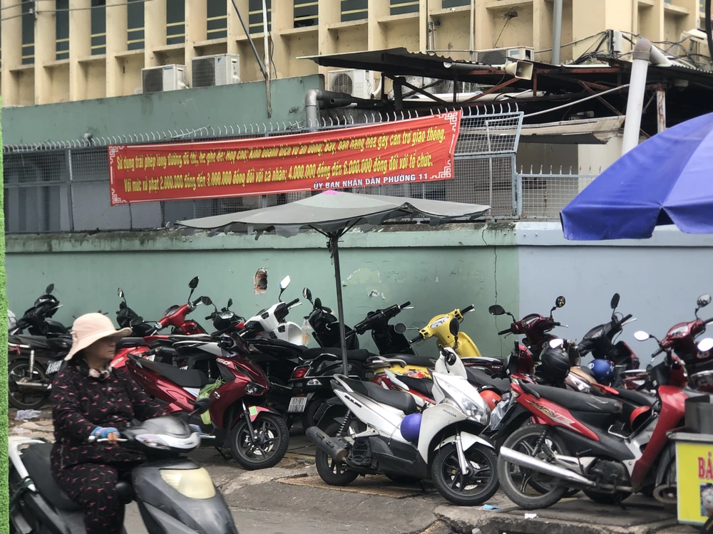 Sở GTVT TP đề nghị Sở Y tế chỉ đạo các bệnh viện trên địa bàn khi xây dựng, cải tạo bệnh viện cần thiết phải tính toán phần diện tích đỗ xe bên trong khuôn viên.