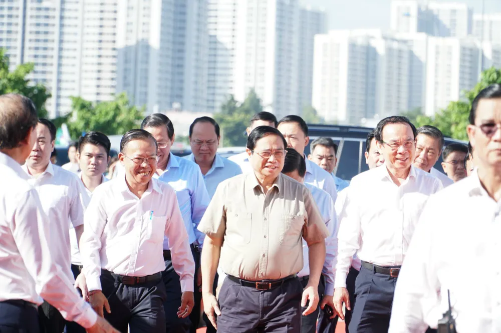 Tại lễ khởi công dự án vành đai 3, Thủ tướng Phạm Minh Chính đã biểu dương TP.HCM đã tổ chức bồi thường rất tốt và đạt kết quả đáng khen ngợi. Ảnh NHẬT DIỄM Tại lễ khởi công dự án vành đai 3, Thủ tướng Phạm Minh Chính đã biểu dương TP.HCM đã tổ chức bồi thường rất tốt và đạt kết quả đáng khen ngợi. Ảnh NHẬT DIỄM