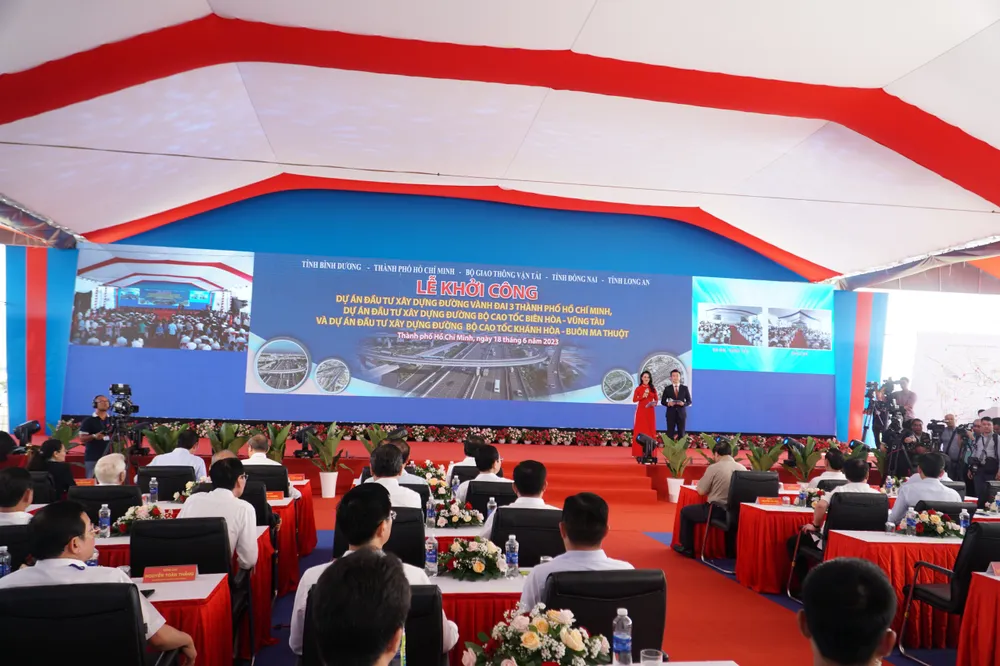 Quang cảnh buổi lễ khởi công dự án. Ảnh: Nhật Diễm