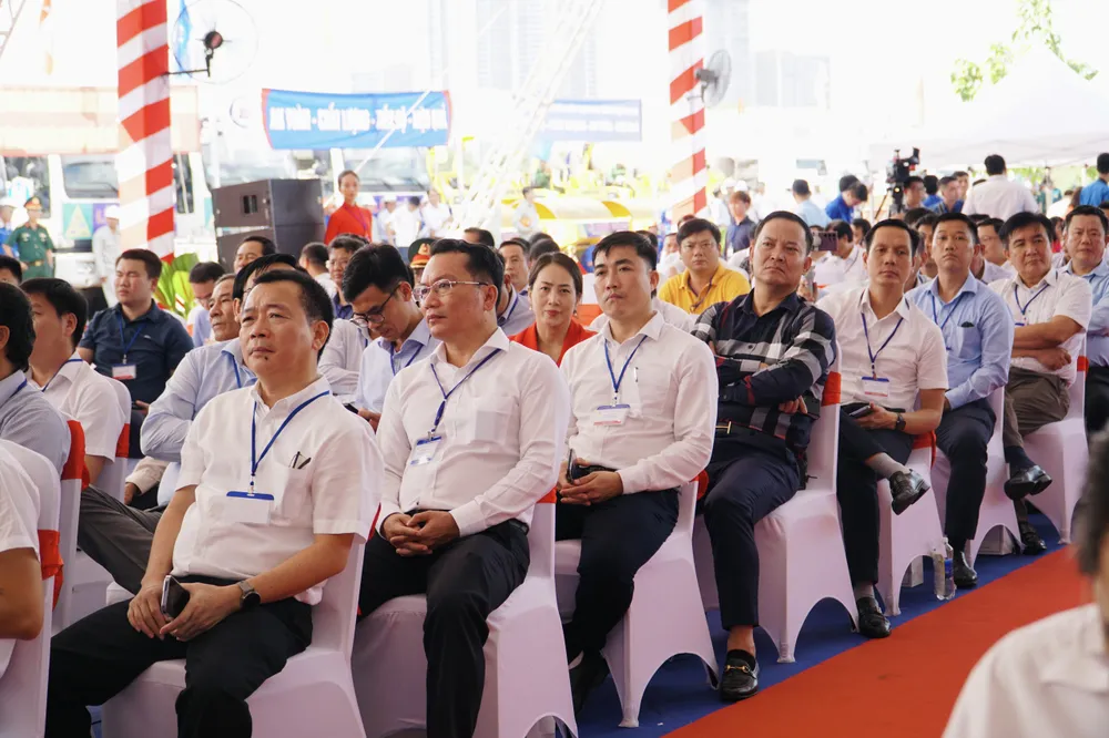 Các đại biểu tham dự lễ khởi công dự án vành đai 3 TP.HCM