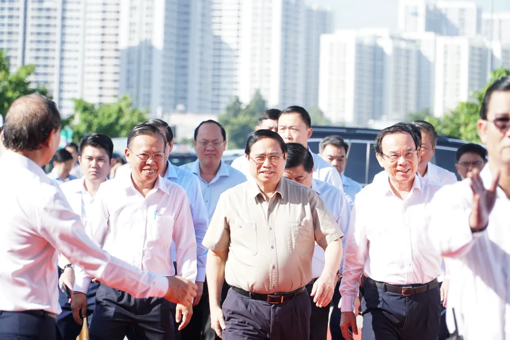 Bên cạnh chủ trì khởi công dự án TP.HCM, Thủ tướng Chính phủ cũng đã chủ trì, phát lệnh khởi công đồng bộ cao tốc Biên Hòa - Vũng Tàu và Khánh Hòa - Buôn Ma Thuột.