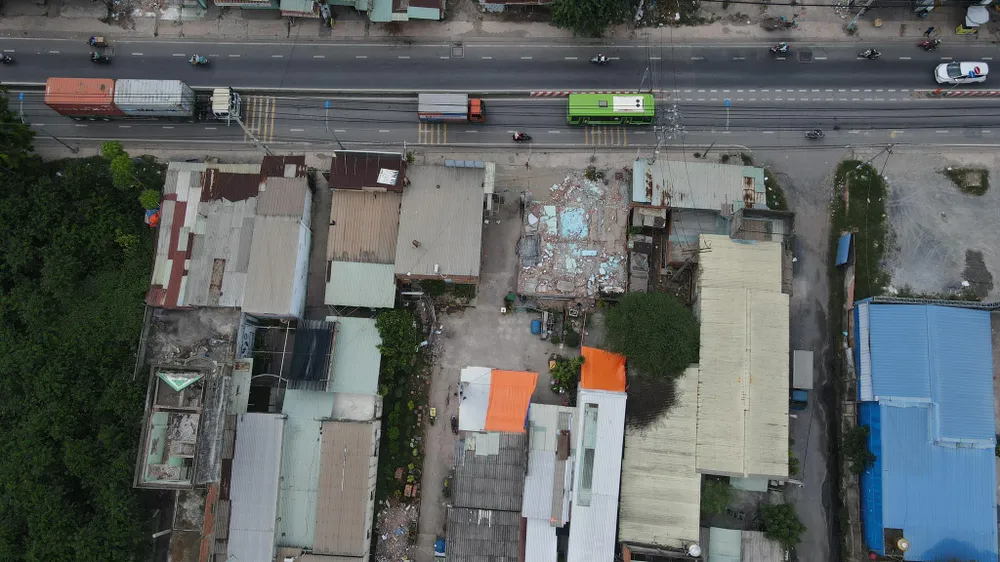 Người dân huyện Hóc Môn đã bắt đầu dọn dẹp nhà cửa, chuẩn bị bàn giao mặt bằng cho dự án vành đai 3. Ảnh: ĐT