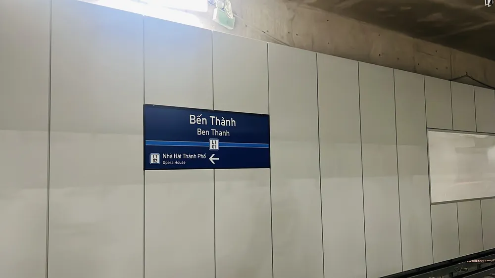 Ga Bến Thành xuất bến tới các ga tiếp theo là ga Nhà hát Bến Thành, ga Ba Son và các nhà ga trên cao.