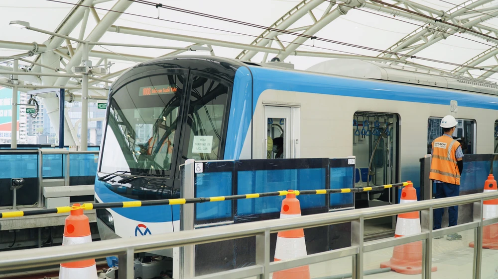 Tàu metro số 1 sẽ dừng ở các ga trên cao để du khách tham quan, trải nghiệm.