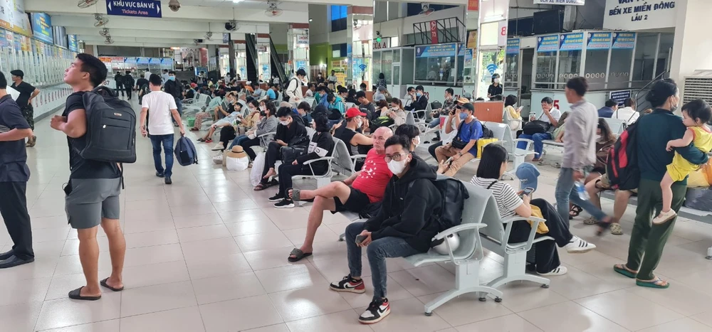 Ước tính sẽ có khoảng 12.000 hành khách xuất bến ngày 31-8.