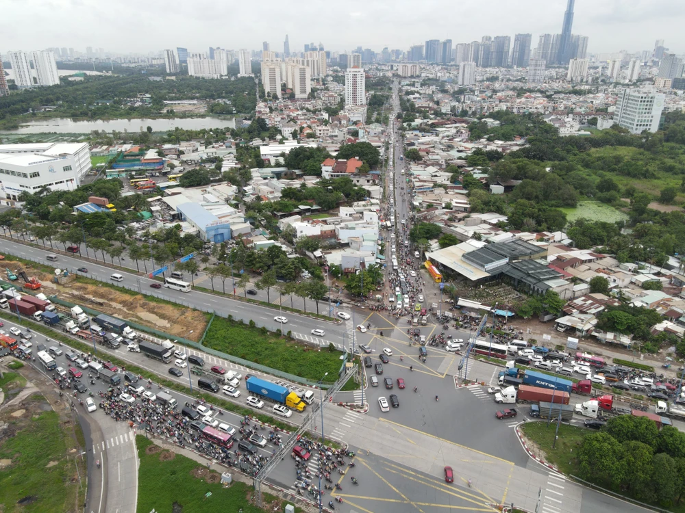 Công trường khu vực dự án xây dựng nút giao An Phú.