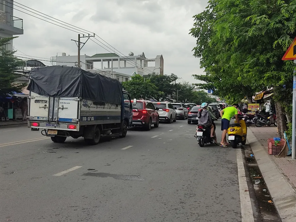 Xí nghiệp phà Bình Khánh đã huy động tối đa lực lượng, phà để giải tỏa ùn ứ, giảm sự chờ đợi.