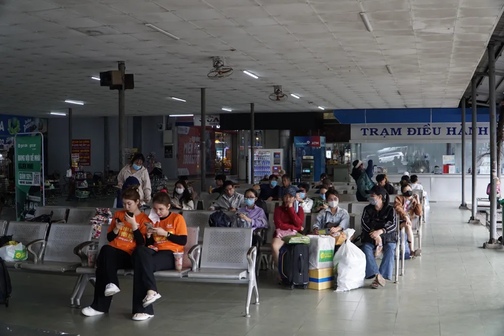 Bến xe Miền Đông cũ, quận Bình Thạnh không đông khách.