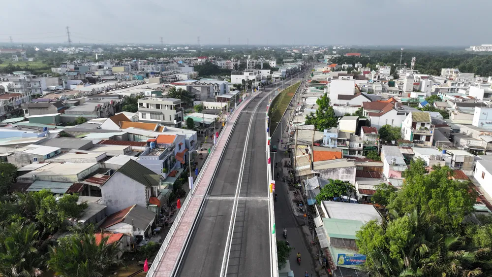 Cầu Long Kiểng được khánh thành là một nỗ lực lớn của ngành giao thông, chính quyền và người dân huyện Nhà Bè.