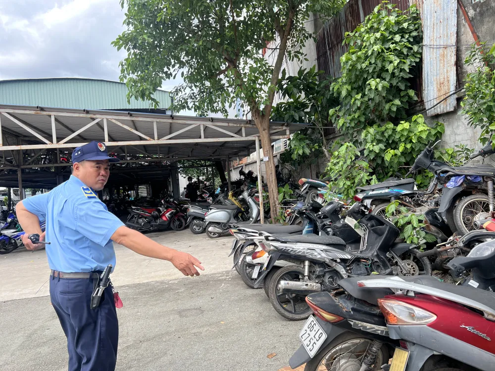 Nhiều năm qua, bến xe Miền Đông cũ gửi văn bản lên Sở Tài chính, Sở Tư pháp xin hướng dẫn cách xử lý xe vô chủ nhưng đến nay vẫn chưa có phương án cụ thể.