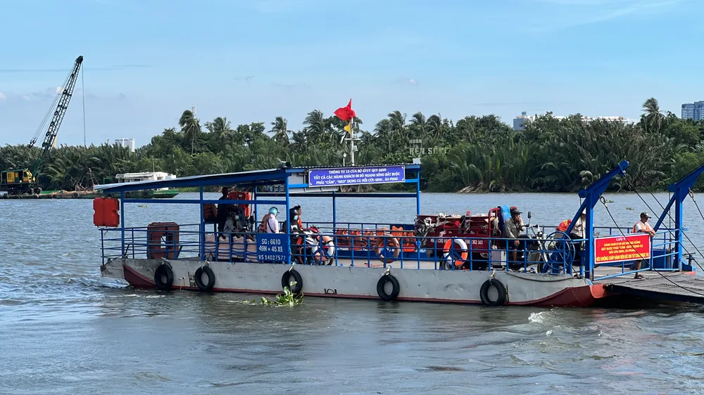 Trung bình khoảng 5 phút có một chuyến phà. Ảnh: ĐT